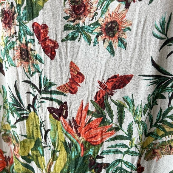 H&M tropical floral print v-neck blouse - Picture 6 of 8